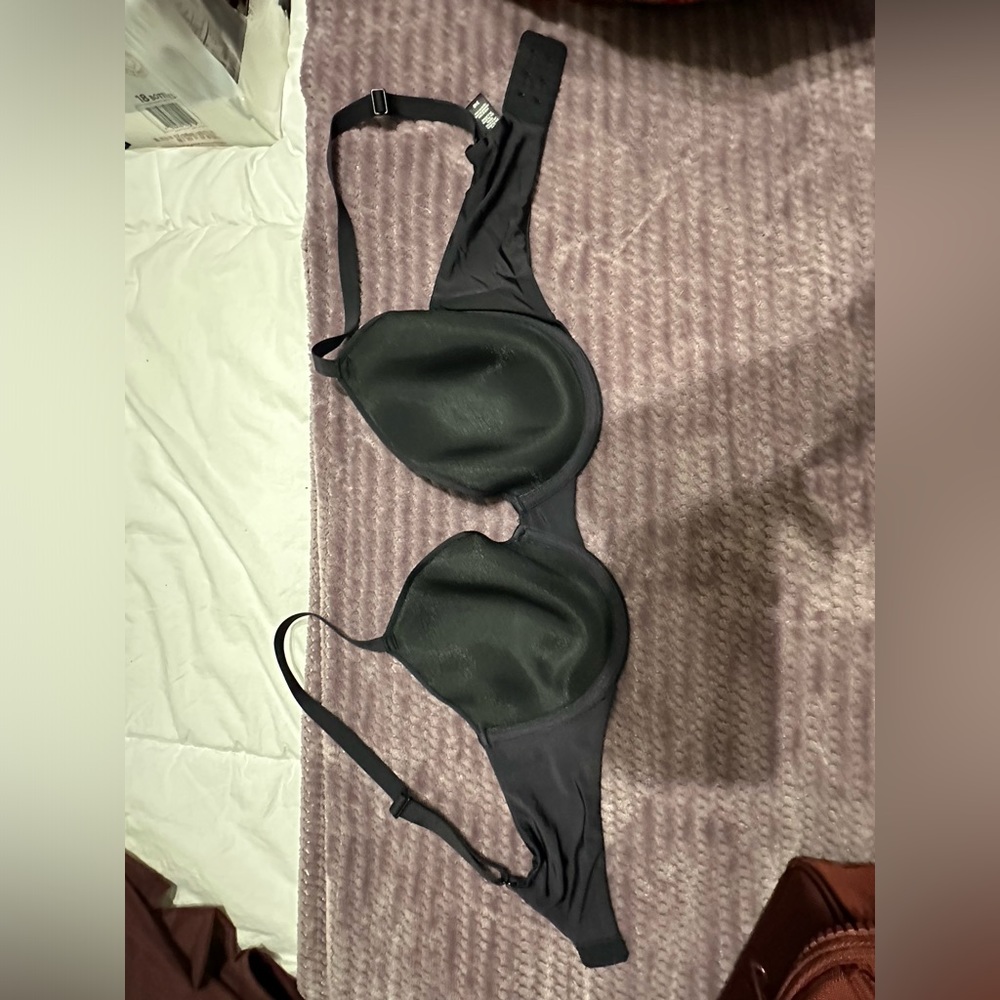 Skims bra size 34D